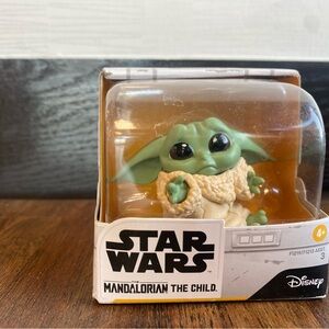 Star Wars Mandalorian The Child Figure - Green
Baby Yoda